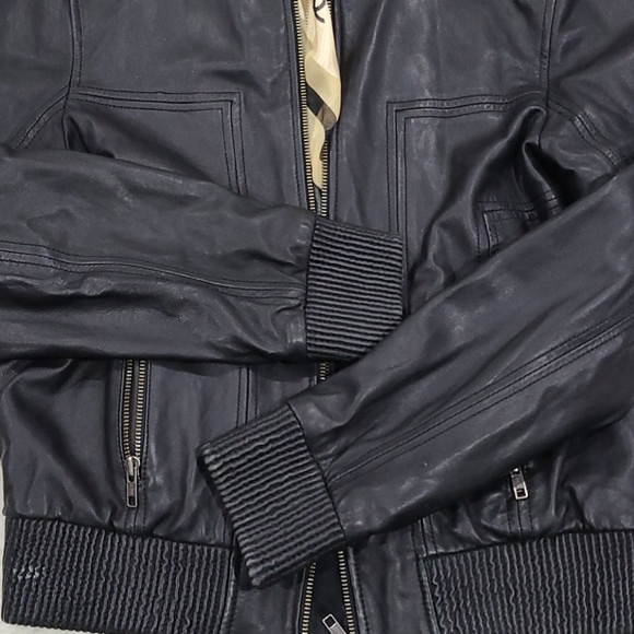 Danier Leather Woman's Jacket - Picture 2 of 6